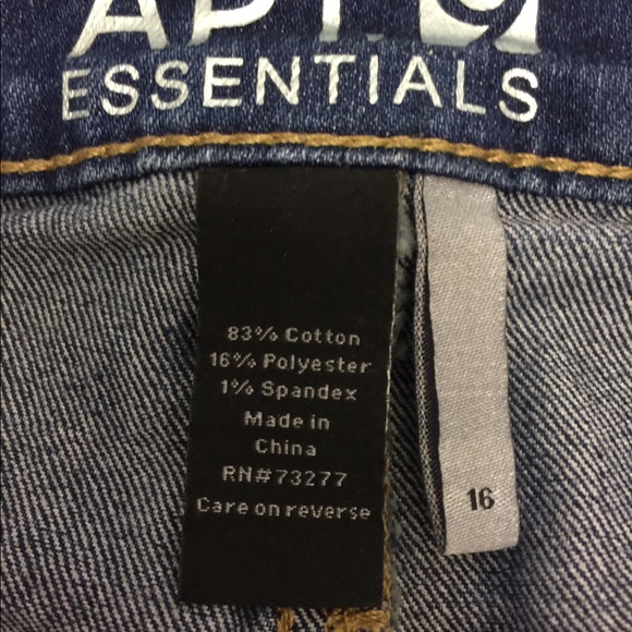 Apt 9 denim shorts - lightly distressed - Picture 4 of 4